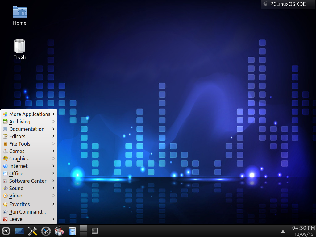 PCLinuxOS using the KDE Plasma 4 desktop.